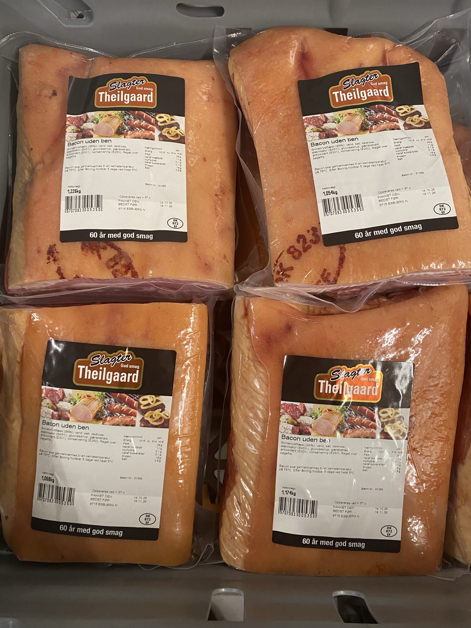 STORE FLOTTE STYKKER LÆKKER BACON.